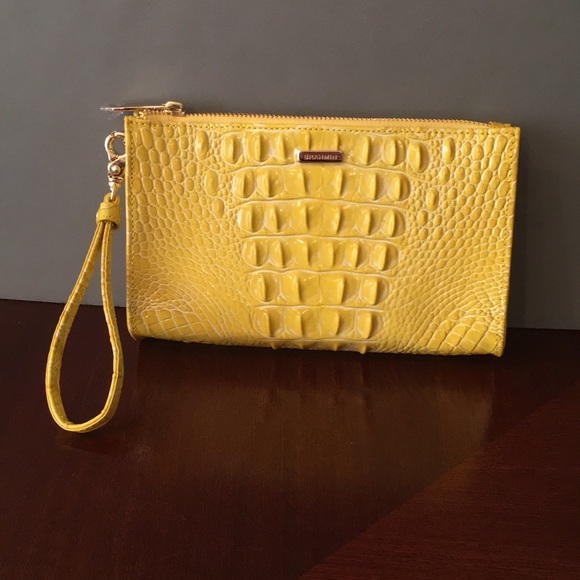Brahmin Handbags - 🆕 Brahmin croc- embossed leather Wristlet